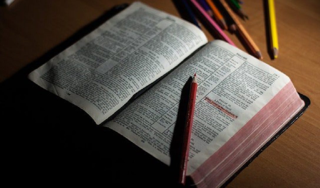 Obrigatoriedade de leitura bíblica em escolas de município de SC é inconstitucional, decide Justiça