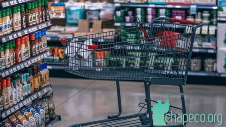 TJSC mantém multas para supermercado que expunha produtos vencidos em gôndolas no extremo oeste