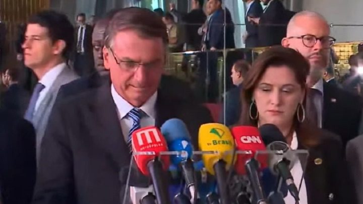 “Cumprirei todos os mandamentos da constituição”, afirma Bolsonaro em 1º pronunciamento após eleição