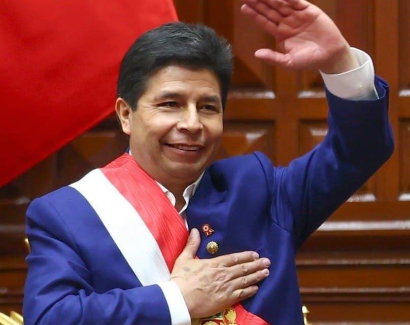 Presidente do Peru, Pedro Castillo é destituído e preso após tentar golpe de Estado