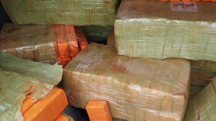 Carro com 152 quilos de maconha dirigido por adolescente é flagrado no oeste de SC