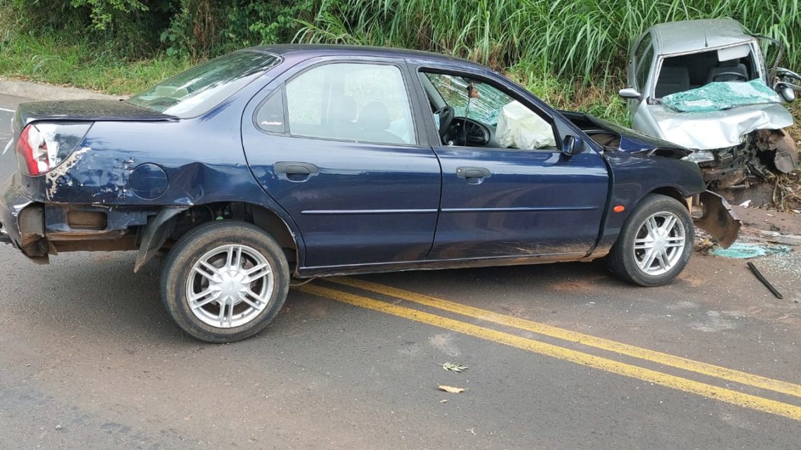 Colisão frontal deixa 3 feridos em Coronel Freitas