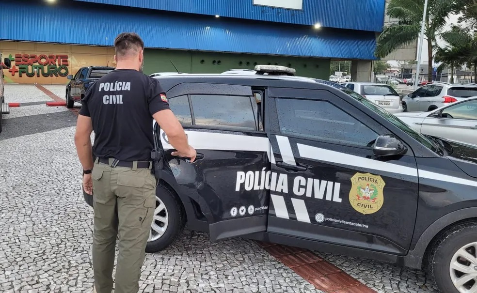 Treinador de handebol é denunciado por crimes sexuais contra 18 crianças e adolescentes em SC