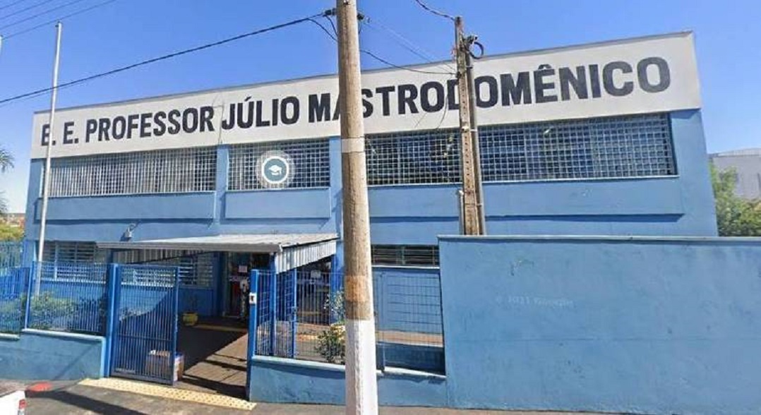 Jovem invade escola e fere professoras a facadas