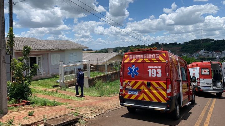 Homem que limpava telhado morre após levar choque em lava jato