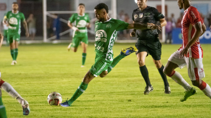 Chapecoense perde para o Hercílio Luz pelo catarinense 2023