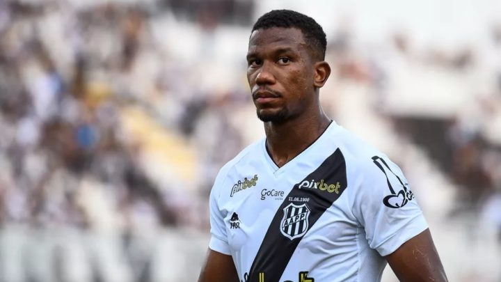 Atacante Ribamar está em SC para ser o novo reforço da Chapecoense