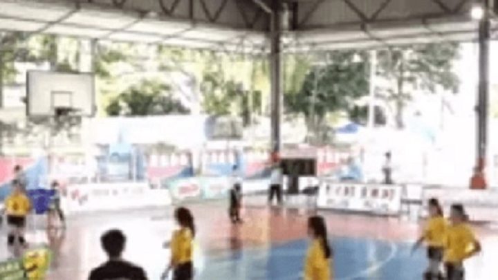 Vídeo: adolescentes de time de vôlei são agredidas por técnico durante jogo