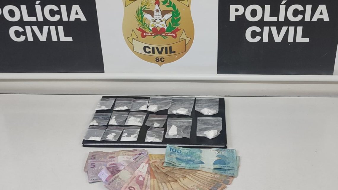 Mulher é presa em flagrante fazendo “delivery” de cocaína em Chapecó