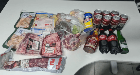 Homem furta carne e cerveja e acaba preso em supermercado em SC