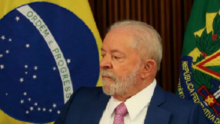 Lula diz que ministro que fizer ‘coisa errada’ será demitido, mas não menciona ministra ligada a miliciano
