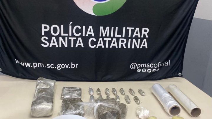 Homem é detido com dois torrões de maconha em Chapecó