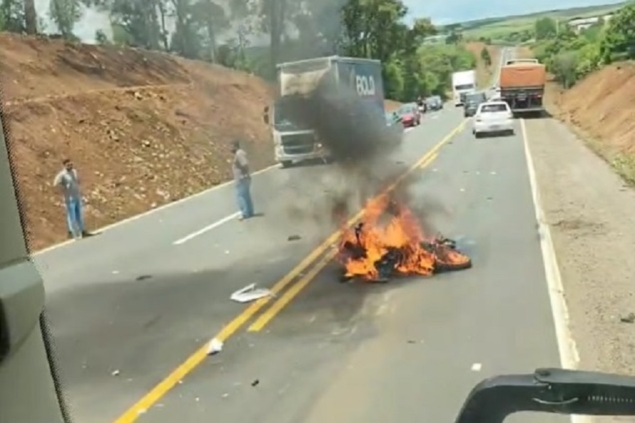 Vídeo: motociclista morre em acidente na BR-282