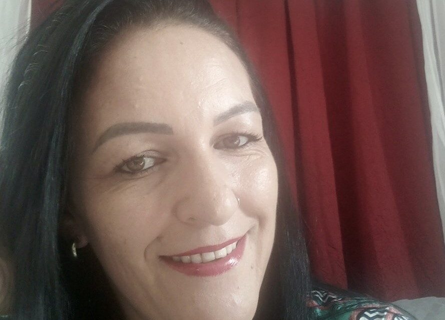 Mulher morre ao cair de telhado de seis metros de altura em Chapecó