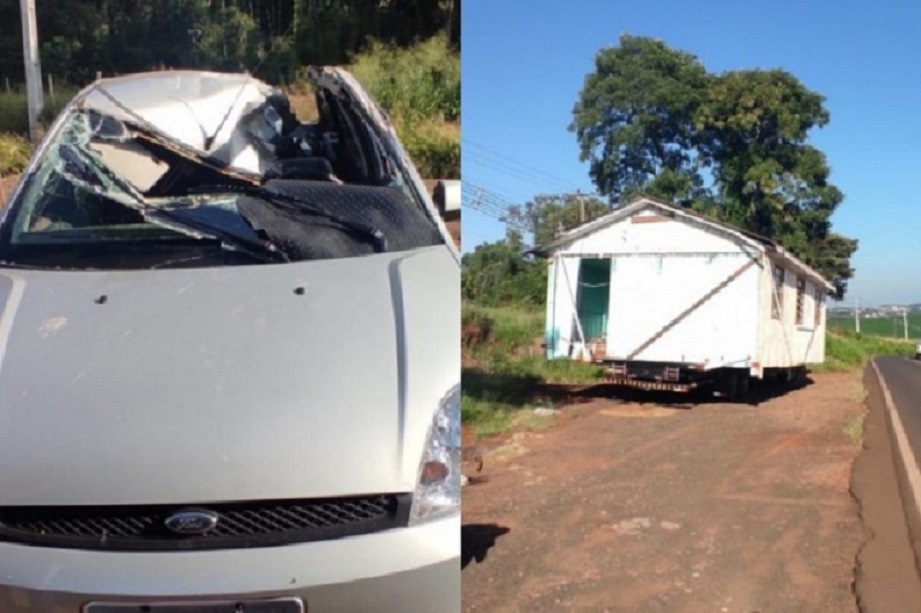 Caminhão que transportava casa se envolve em acidente em Guatambu SC