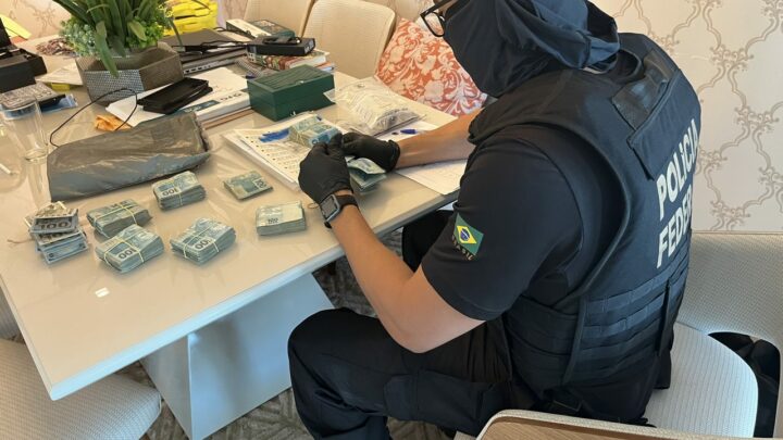 Vídeo: Polícia Federal e Receita Federal desarticulam organização criminosa investigada pelo envio de 17 toneladas de cocaína para a Europa