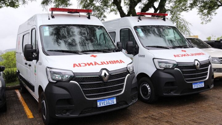 Prefeitura de Chapecó adquire duas novas ambulâncias
