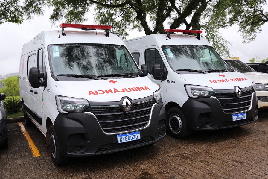 Prefeitura de Chapecó adquire duas novas ambulâncias