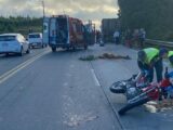 Dois homens morrem em acidente entre moto e caminhão em São Bento do Sul