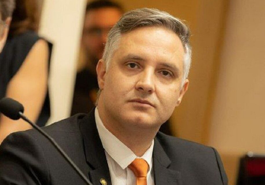 Deputado de SC protocola Projeto de Lei feito por inteligência artificial