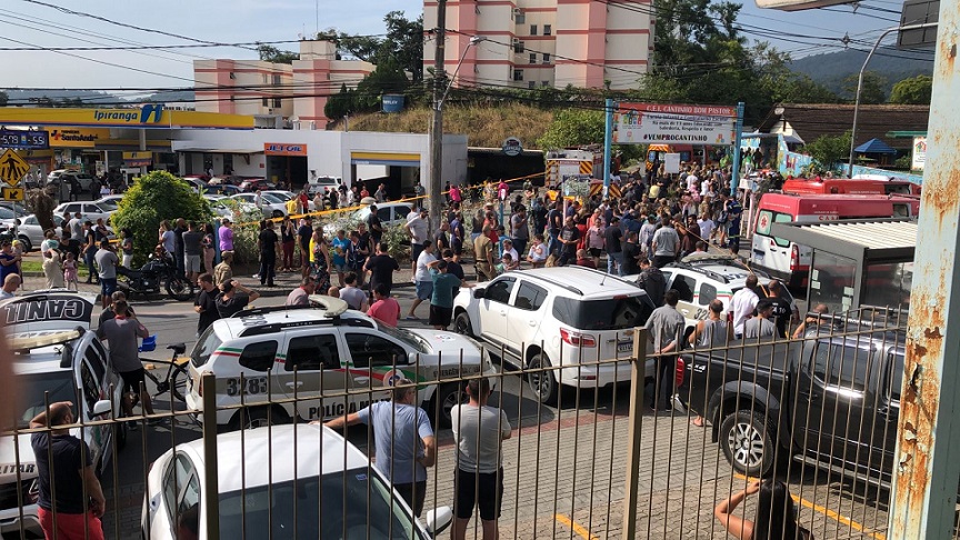 Hospital divulga estado de saúde de crianças feridas em ataque a creche de Blumenau