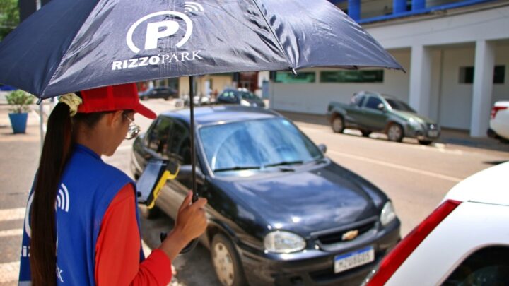 Vereadores de Chapecó cobram melhorias de empresa responsável pelo estacionamento rotativo