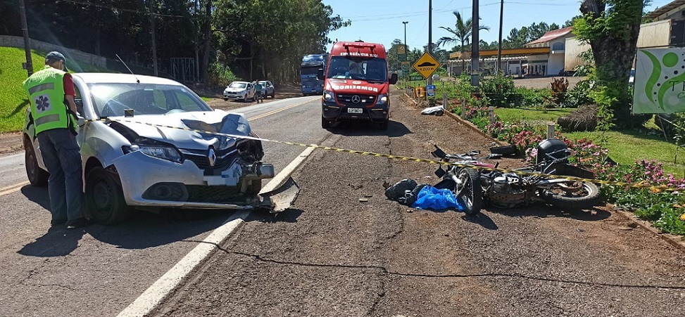 Motociclista morre em colisão entre carro e moto na SC-163