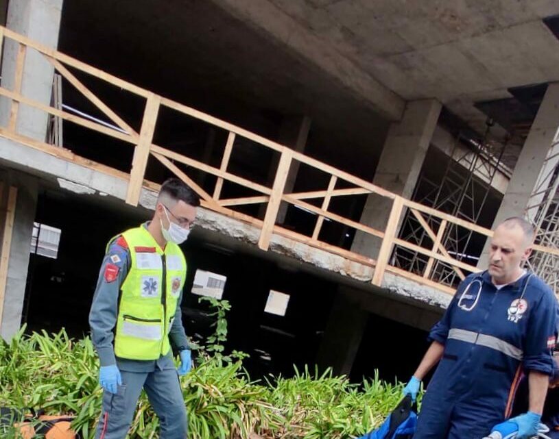 Homem morre ao cair de altura de 30m em construção no Oeste de SC