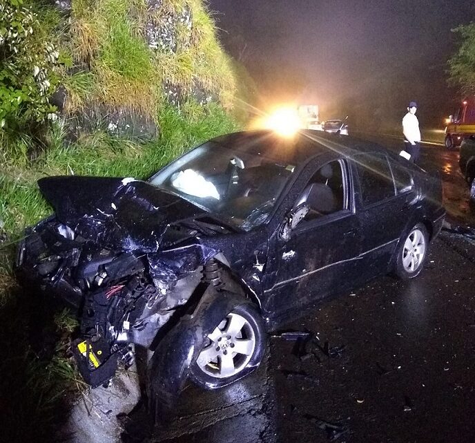 Colisão entre três carros deixa homem gravemente ferido em Chapecó