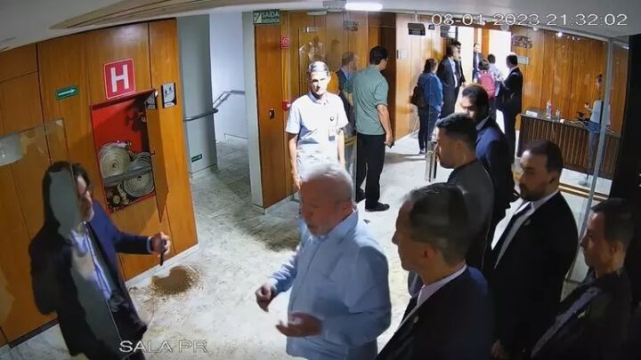 Lula e ministros são flagrados por câmeras no Planalto no dia dos ataques de 8 de janeiro