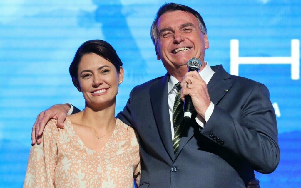 Receita diz que joias dadas a Jair Bolsonaro são isentas de imposto