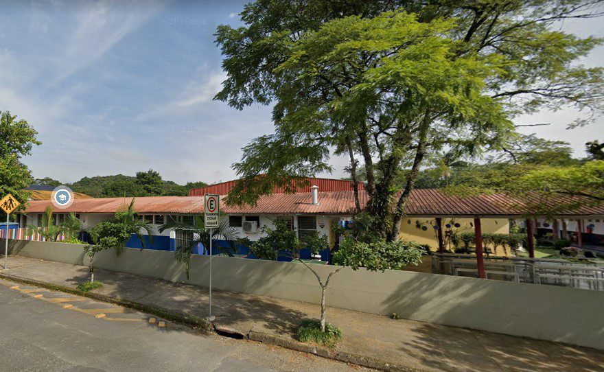 Mãe vai ‘tirar satisfação’ e agride funcionária de escola em SC