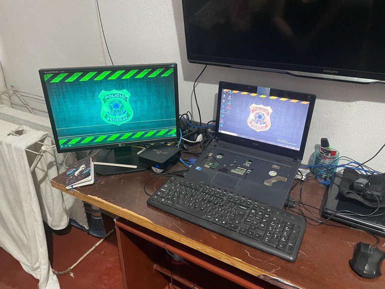 Polícia Federal deflagra operação contra crimes praticados na internet em SC e PR