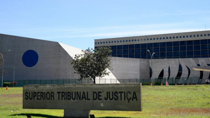 Mãe acusada de tráfico de drogas recebe habeas corpus do STJ