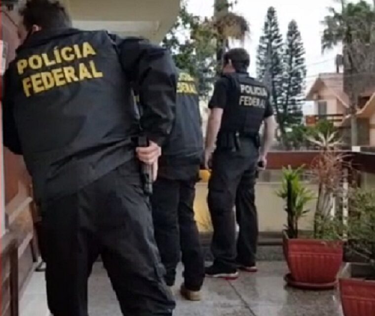 Vídeo: PF prende estrangeiro procurado pela INTERPOL por crime de abuso sexual em SC