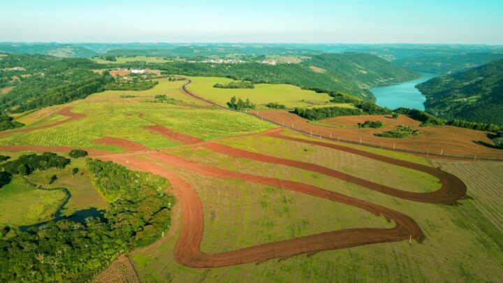 Traçado da pista do autódromo de Chapecó é demarcada