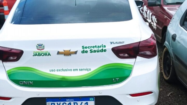 Carro oficial da Prefeitura de Jaborá é apreendido pela PRF na BR-282