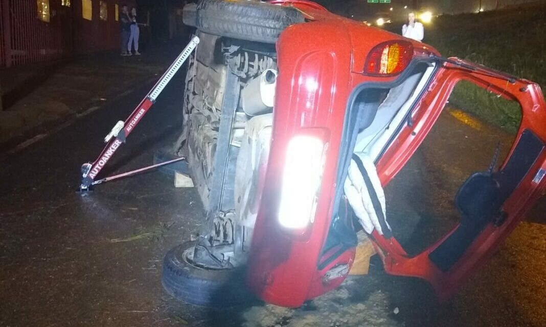 Homem de 56 anos morre após veículo sair da pista e capotar na BR 480 em Chapecó Homem de 56 anos morre após veículo sair da pista e capotar na BR 480 em Chapecó