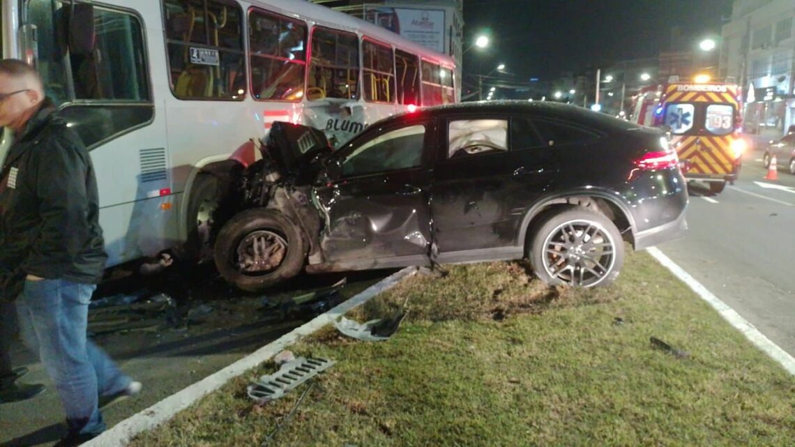 Carro desgovernado deixa nove feridos em acidente em SC
