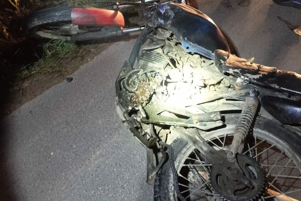 Colisão entre carro e moto deixa homem ferido em SC