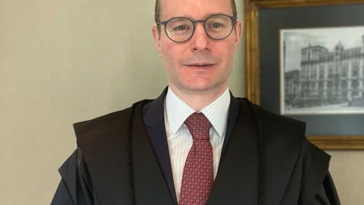 Senado dá “sinal verde” para indicação do advogado de Lula ao Supremo; entenda