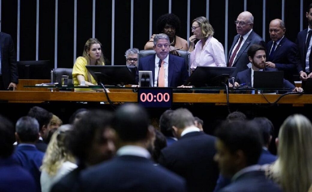 Câmara aprova reestruturação de ministérios; veja como votaram os deputados de SC