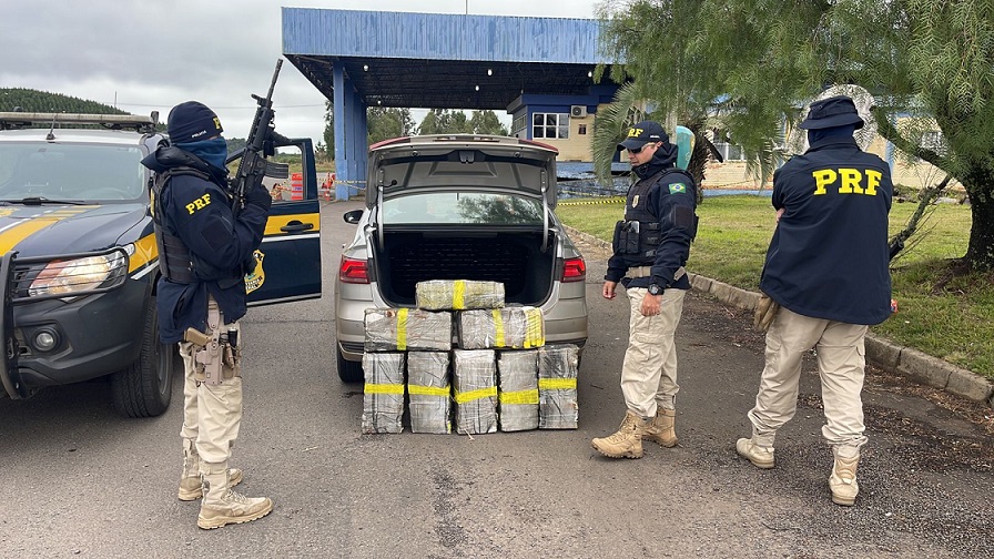 Vídeo: quase 100 quilos de maconha são flagrados pela PRF em Água Doce