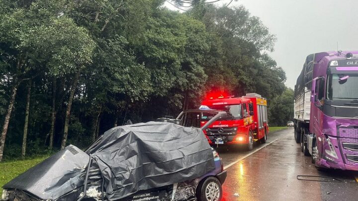 Grave colisão na BR-116, em Itaiópolis, deixa duas pessoas mortas