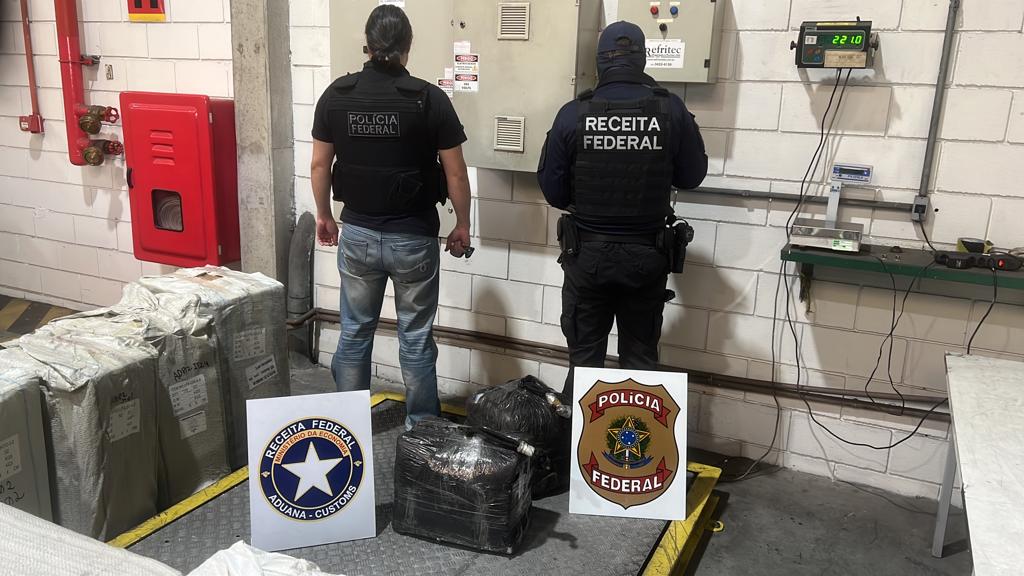 Vídeo: mais de 40 kg de cocaína são apreendidos em Porto de SC