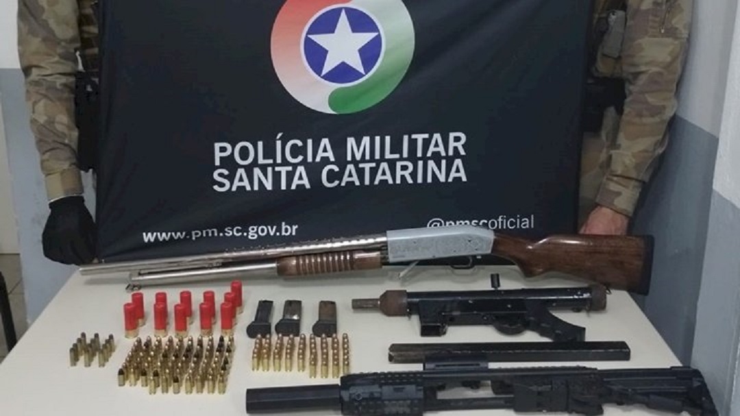 Após denúncia, mulher é detida por posse ilegal de arma de fogo em Chapecó
