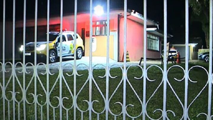 Bebê de um ano morre após ser esquecido pelo pai dentro do carro