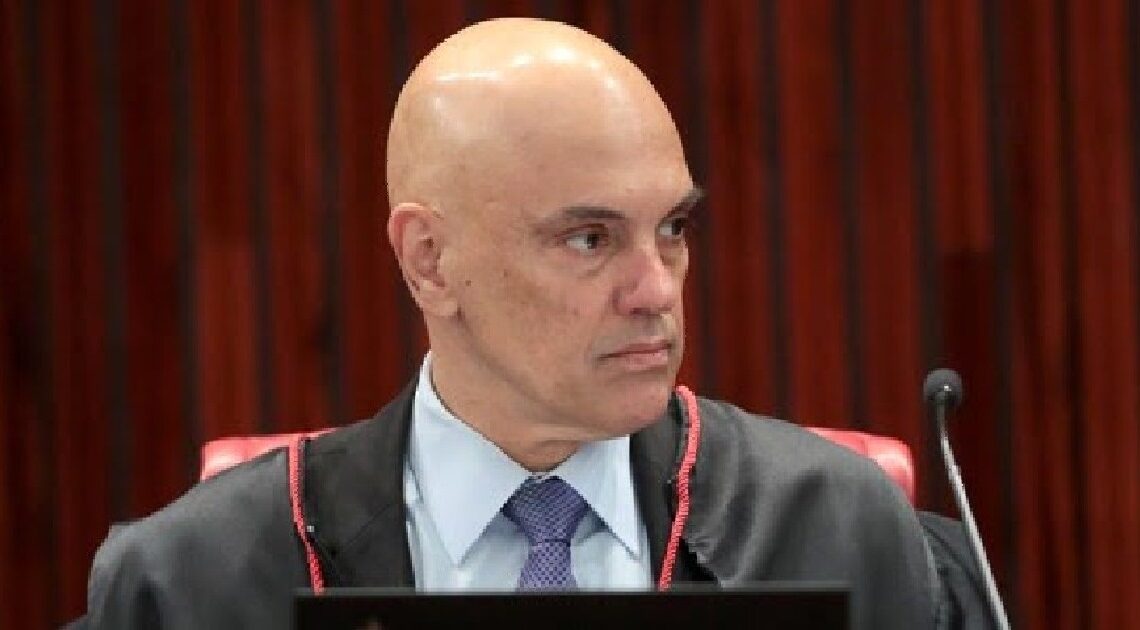 “Bandido, comunista e comprado”: Alexandre de Moraes é hostilizado e tem filho agredido em Roma