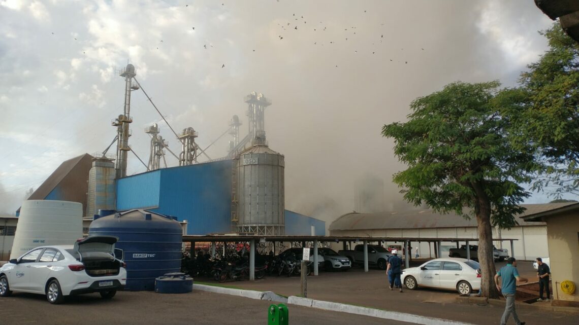 Sobe para 8 o número de mortos em explosão de cooperativa do Paraná; veja o vídeo