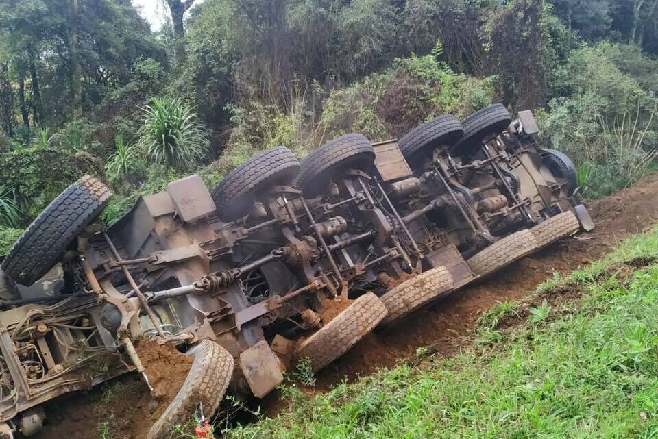 Guindaste tomba entre os trevos de Vargeão na BR 282